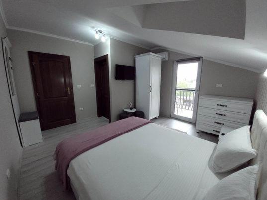 Bed and Breakfast Casa Leahu Baile 1 Mai Exterior foto